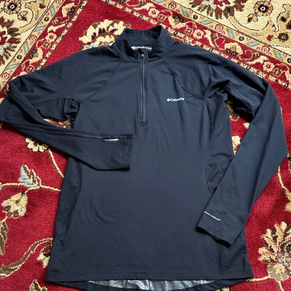 COLUMBIA Sportswear Company activewear top